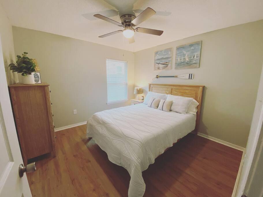 White Sand Getaway Steps From Beach Gulfport Εξωτερικό φωτογραφία